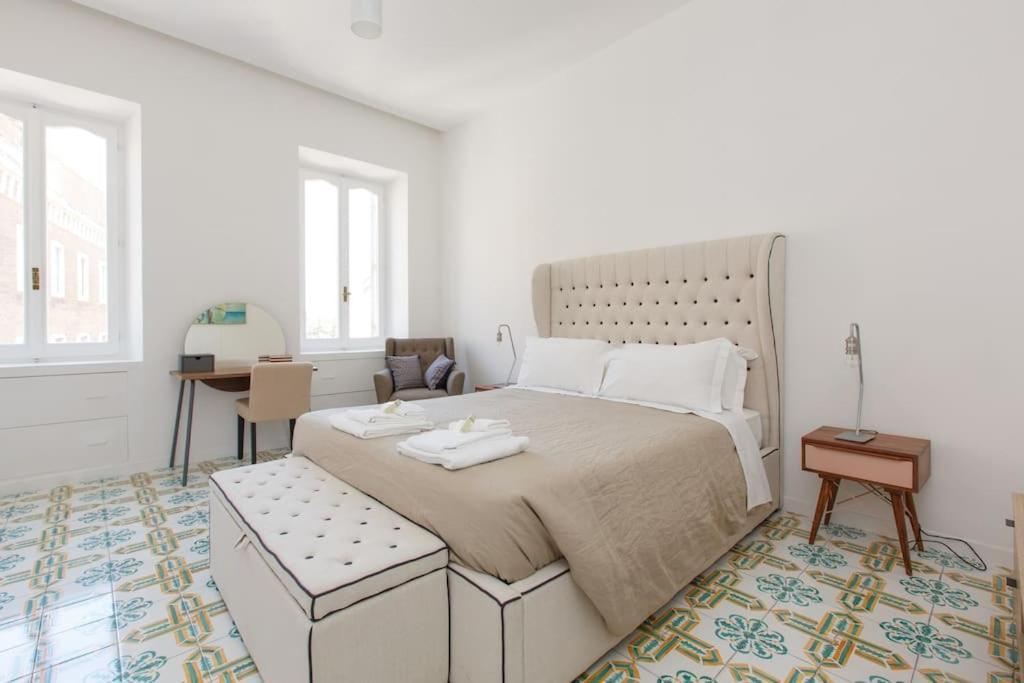 Vittoria Terrace Penthouse At The Spanish Steps *