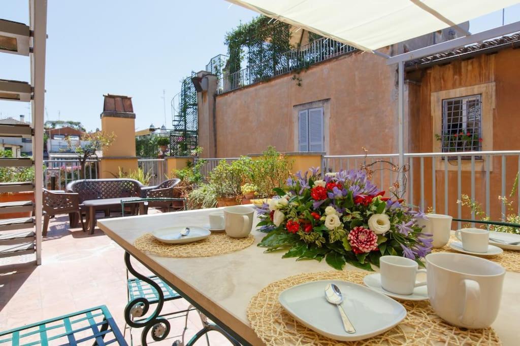 Lejlighed Vittoria Terrace Penthouse At The Spanish Steps