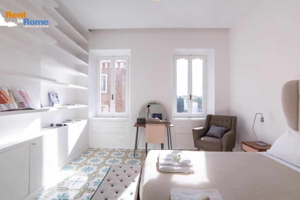Lejlighed Vittoria Terrace Penthouse At The Spanish Steps *
