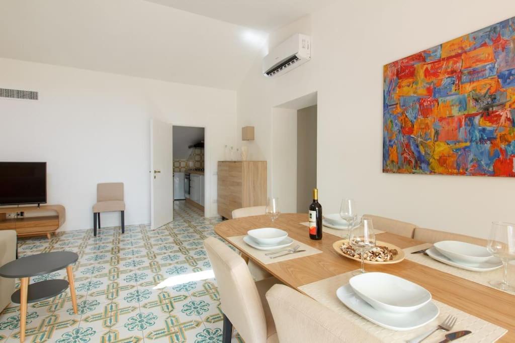 Vittoria Terrace Penthouse At The Spanish Steps *